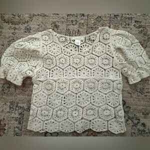Elegant Off White Crochet Juniors Top - Size Small